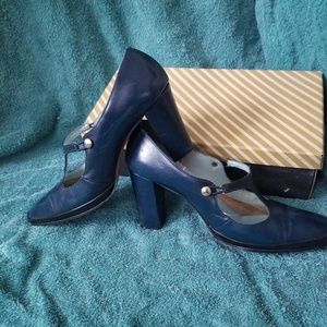 Vintage leather Mary Jane pumps